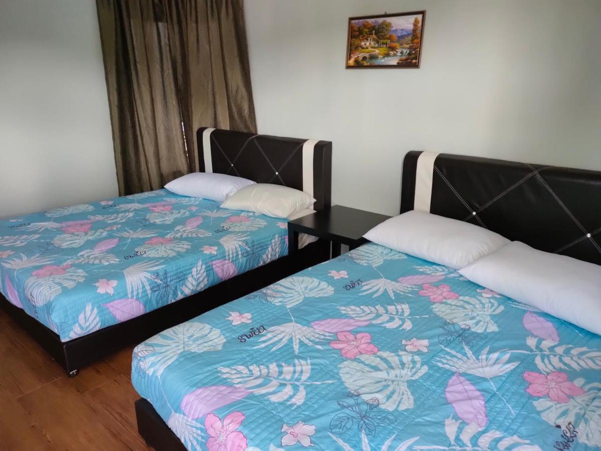 Aleesa Roomstay Pasir Puteh Bagian luar foto
