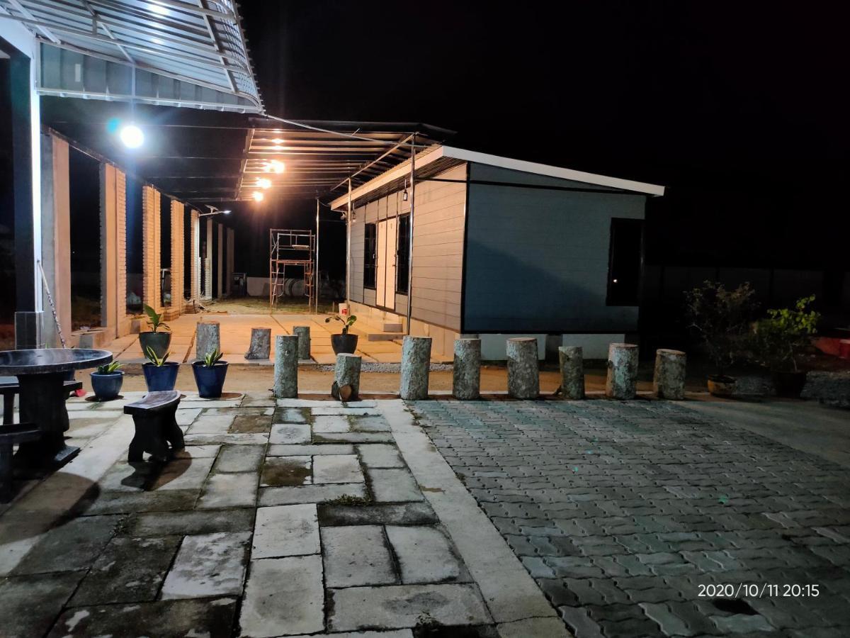 Aleesa Roomstay Pasir Puteh Bagian luar foto
