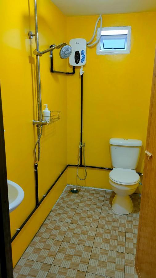 Aleesa Roomstay Pasir Puteh Bagian luar foto