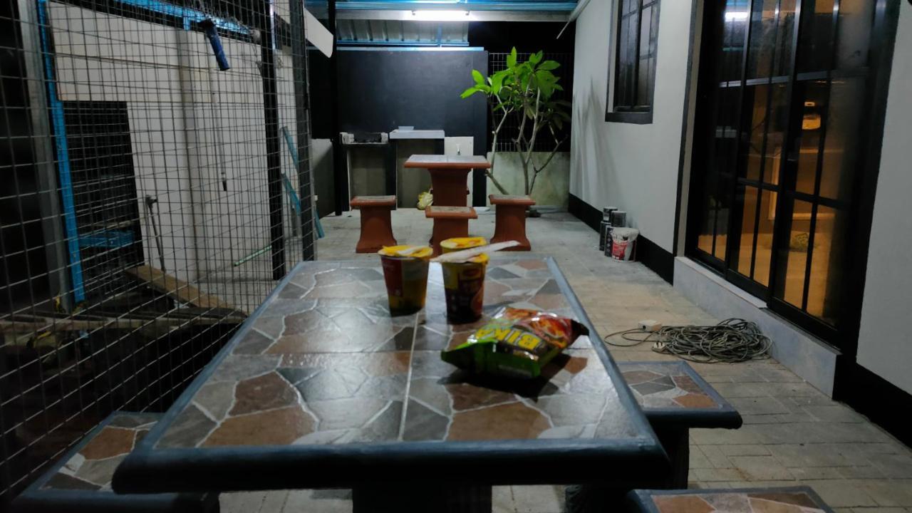Aleesa Roomstay Pasir Puteh Bagian luar foto