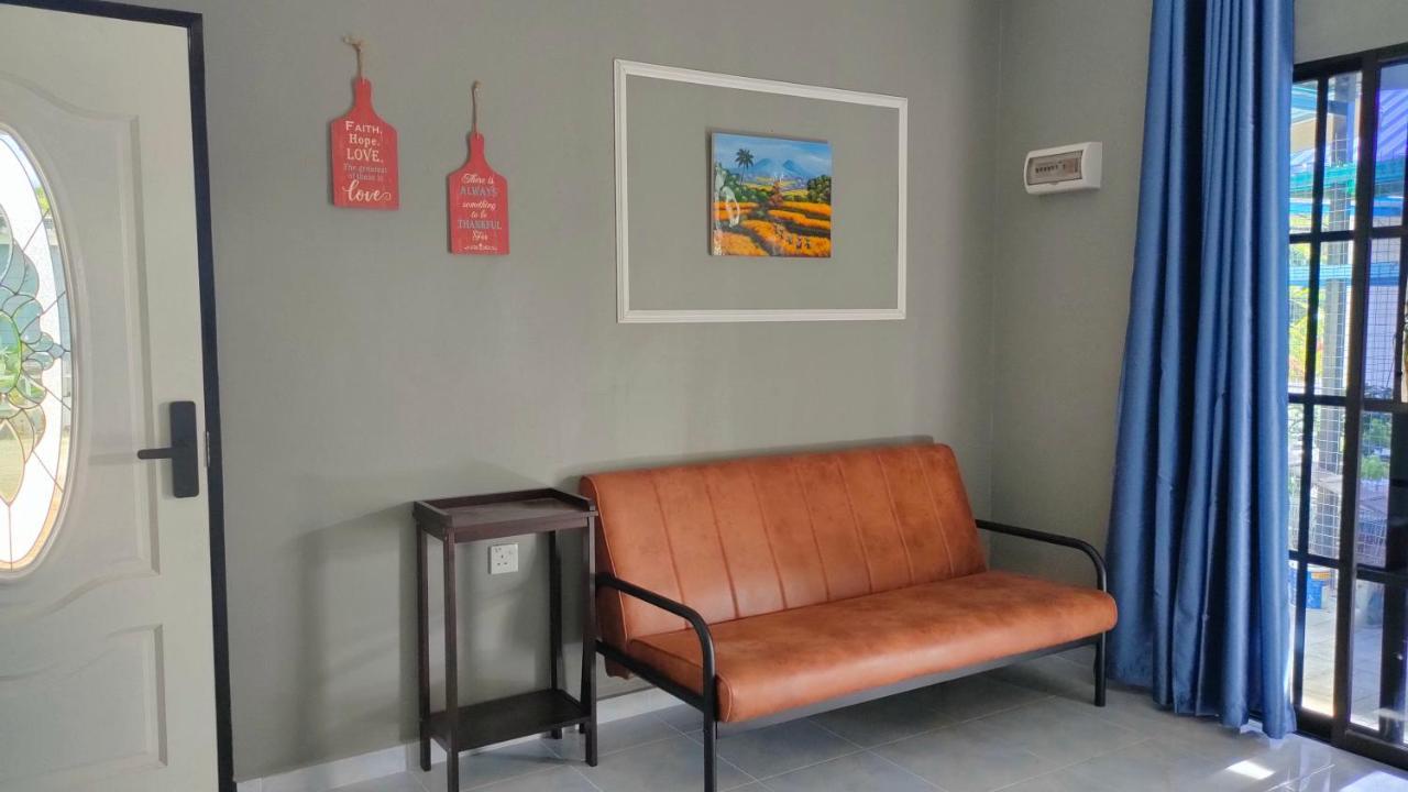 Aleesa Roomstay Pasir Puteh Bagian luar foto