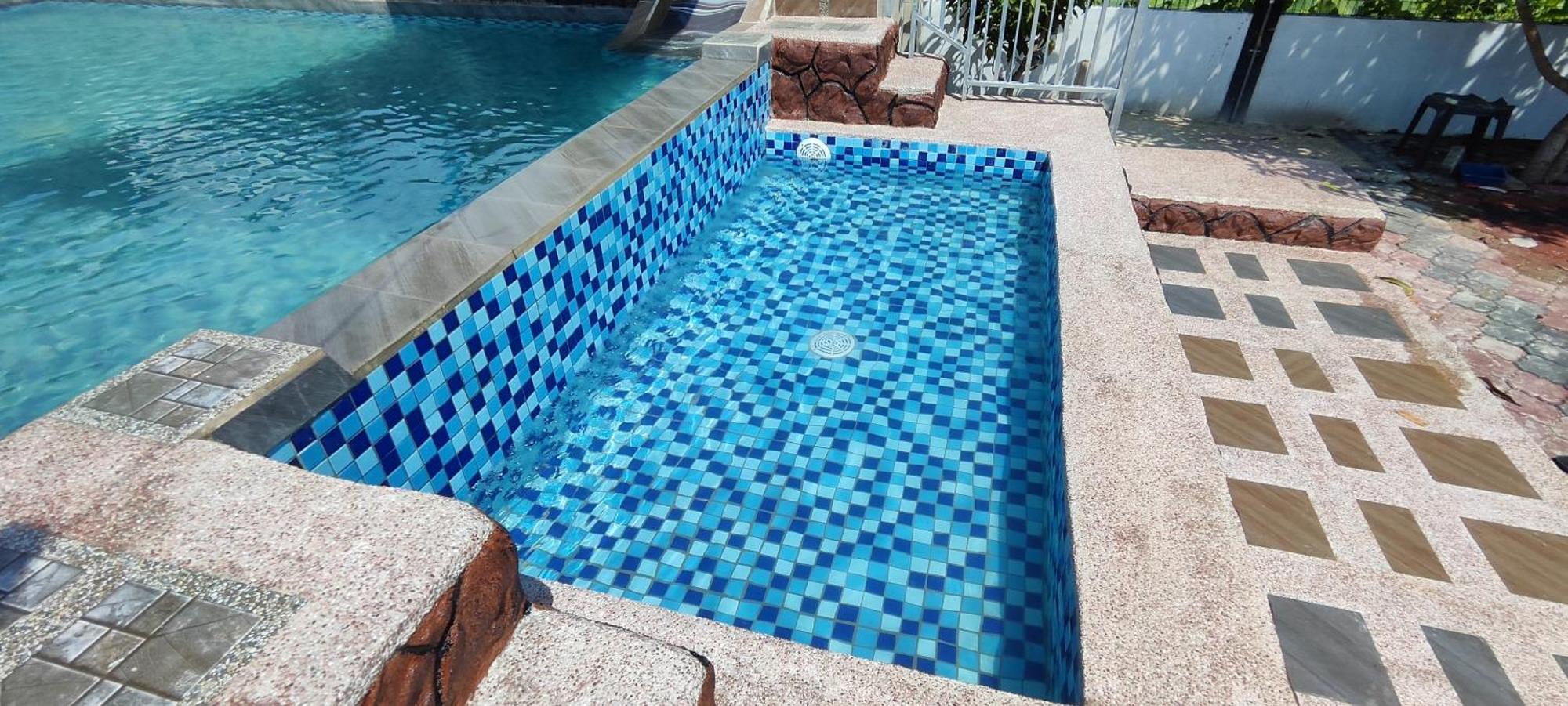 Aleesa Roomstay Pasir Puteh Bagian luar foto