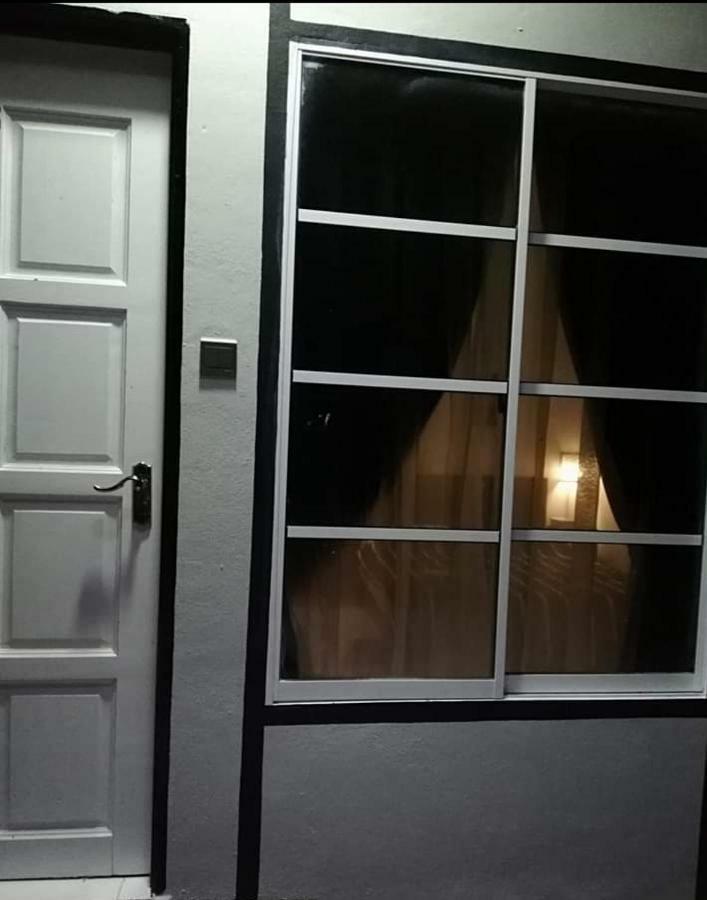 Aleesa Roomstay Pasir Puteh Bagian luar foto